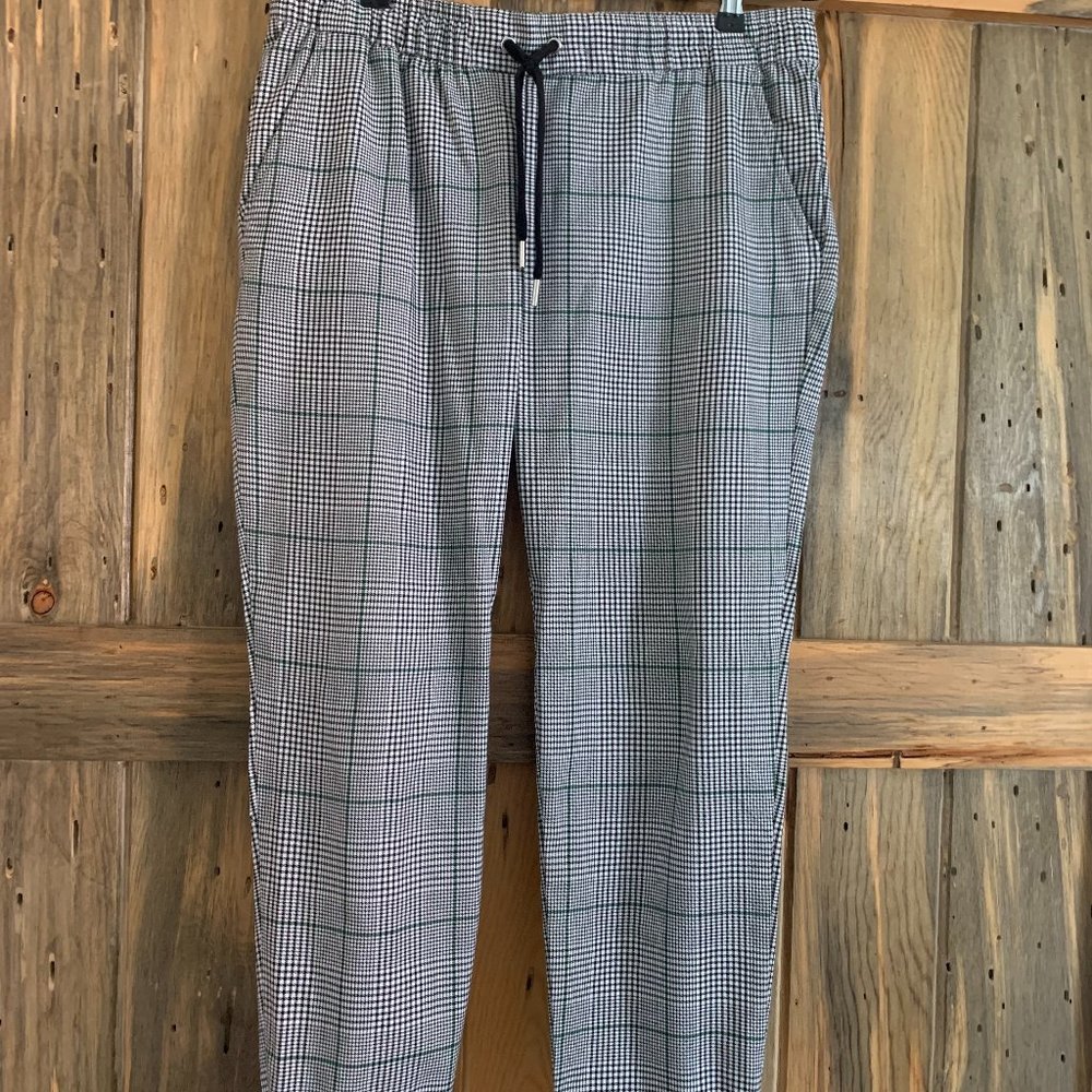 LABEL OF GRADED GOODS H&M BLACK WHITE GREEN PLAID PANTS